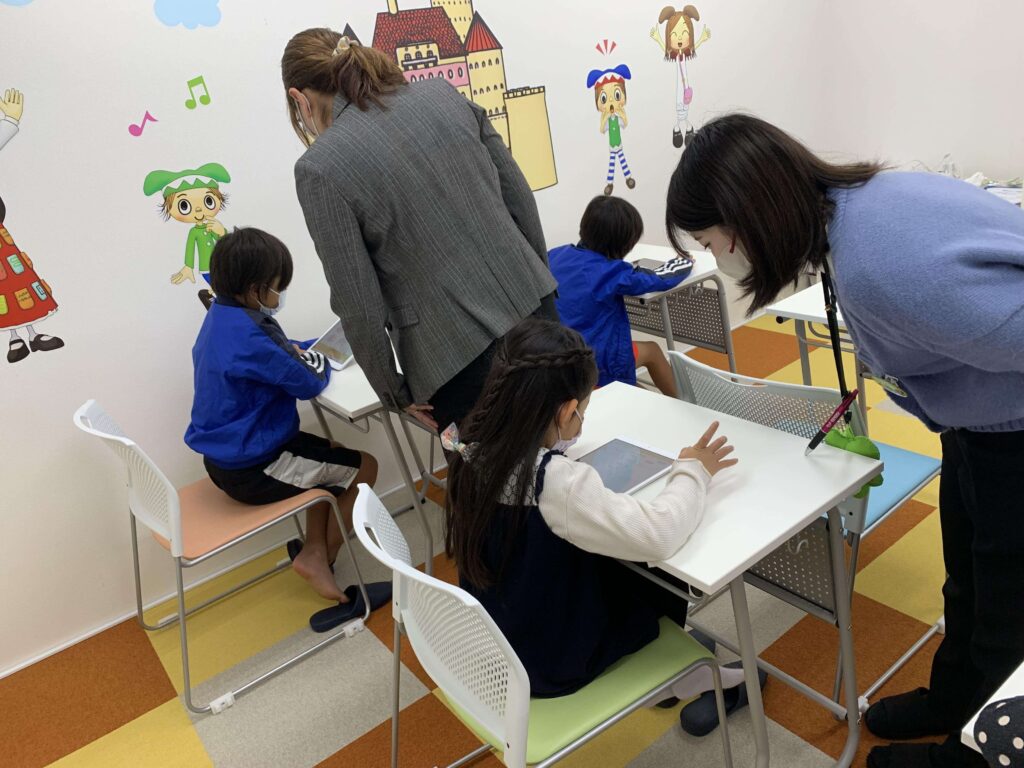 玉井式国語的算数教室中百舌鳥校の教室風景